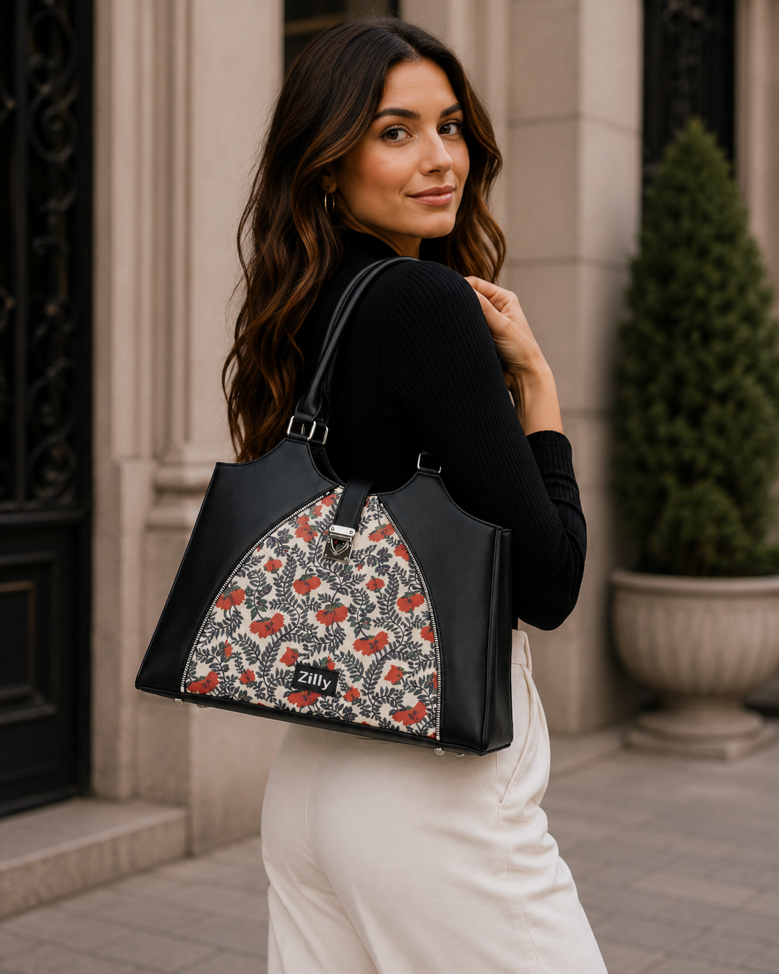 Zilly.Vana Carryall laptop bag - Red kurinji Bloom pattern