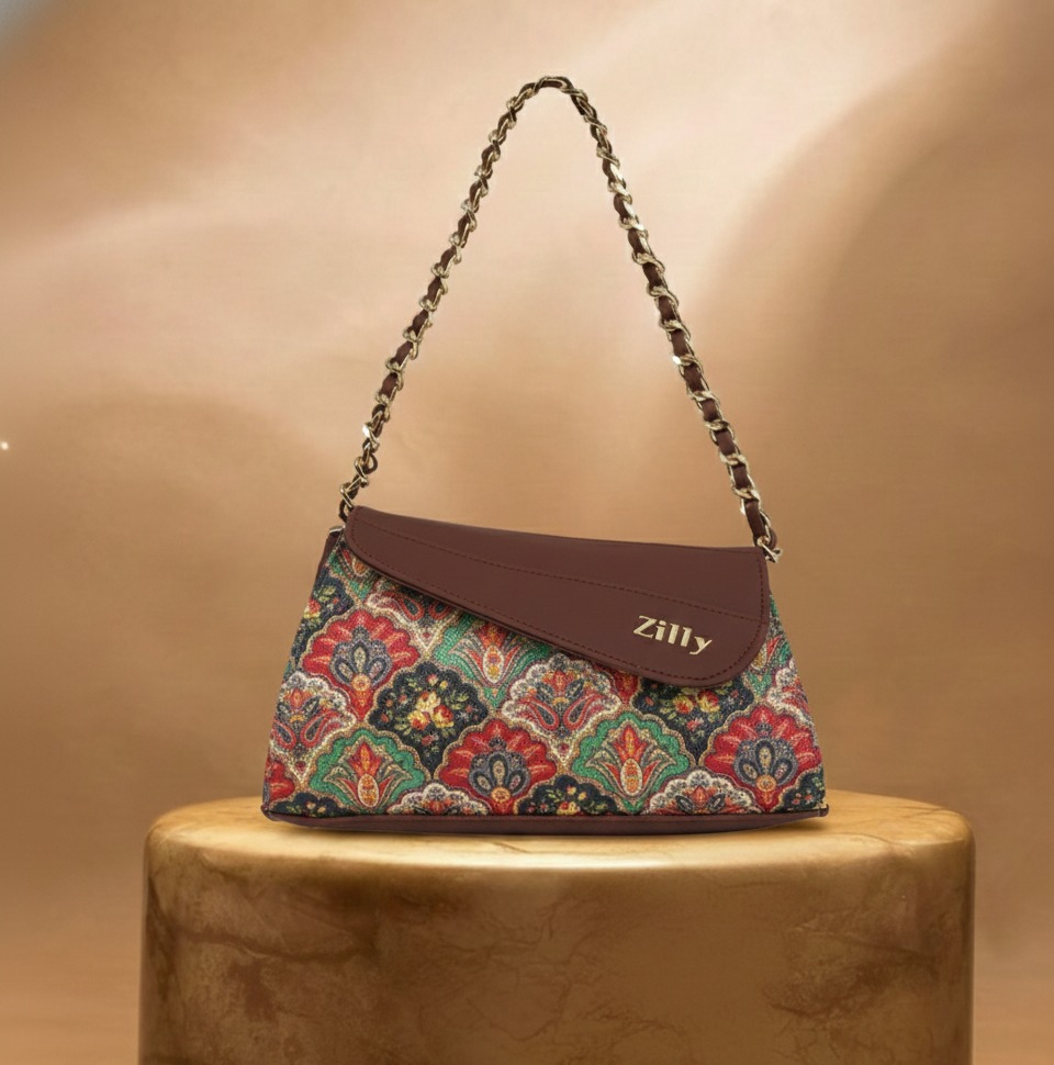 Zilly| beautifully worn under the arm | GOLDEN CHAIN-VALLARI ROYALE pattern